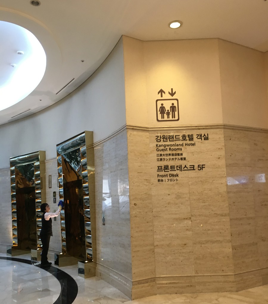 Jura Beige Limestone Vein Pattern Interail Wall Facade